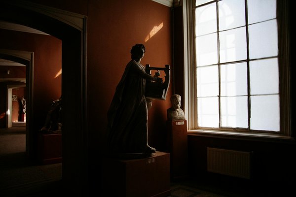 Les Innovations Technologiques au Service de la Transparence : Une Révolution dans la Lutte Contre la Corruption